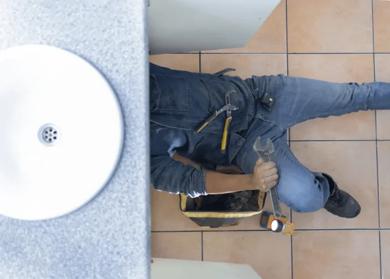 Mosogató dugulás elhárítása Pécelen bontás nélkül, ipari gépekkel